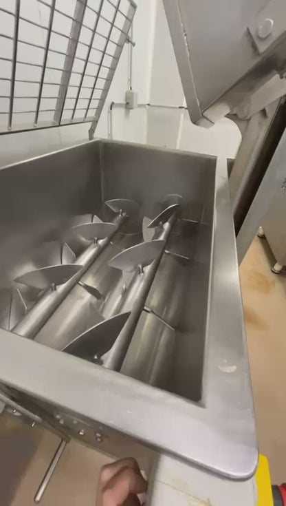 Mélangeur à viande avec élévateur RISCO